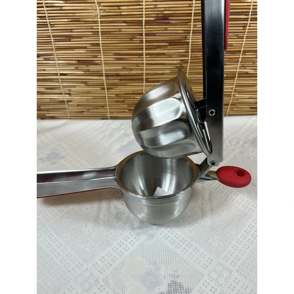 Large Stainless Steel Lemon Squeezer , Lime And Citrus Juicer With Silicone Hand